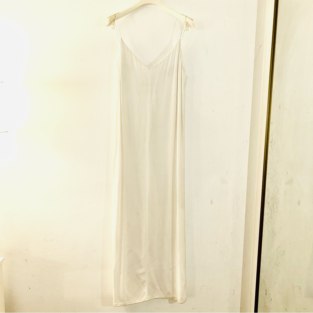 American Vintage White midi slip dress #midi #slipdress